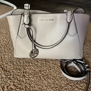 Gray Michael Kors purse !!